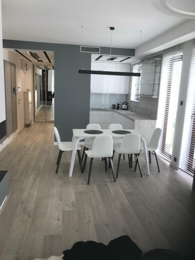 Apartament Baltica Z Ogrodkiem - W Ustronnym Miejscu Tuz Przy Plazy Rogowo  Eksteriør bilde