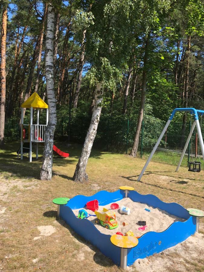 Apartament Baltica Z Ogrodkiem - W Ustronnym Miejscu Tuz Przy Plazy Rogowo  Eksteriør bilde